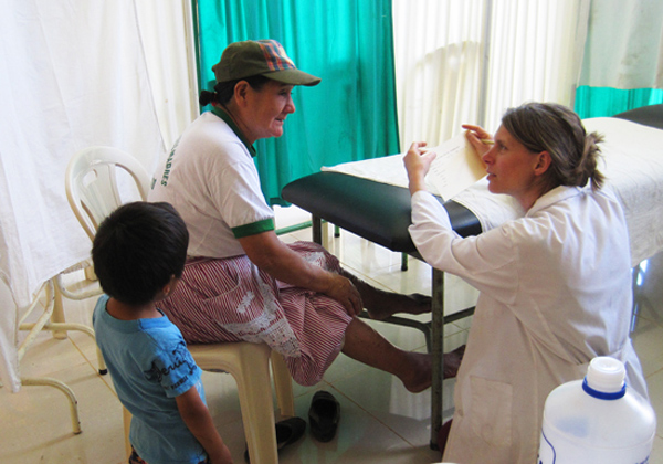 Acupuncture-Volunteering-Salvacion-Peru-Clinic-2